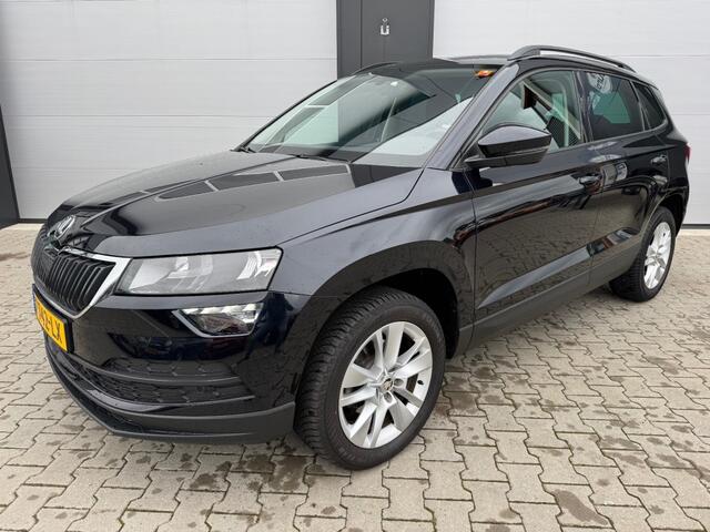 Skoda Karoq 1.0 TSI Greentech Business Edition / NAP / Trekhaak wegklapbaar / Dealer onderhouden / Camera / Cruise control / PDC.