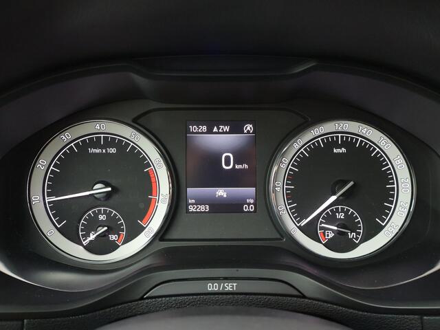 Skoda Karoq 1.0 TSI Business Edition | Achteruitrijcamera | Cruise control | Stoelverwarming | Parkeersensoren |