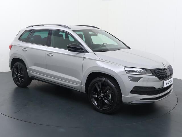 Skoda Karoq 1.5 TSI ACT Sportline Business | 150 PK | Automaat | Navigatiesysteem | Sportstoelen | 18" LM velgen |