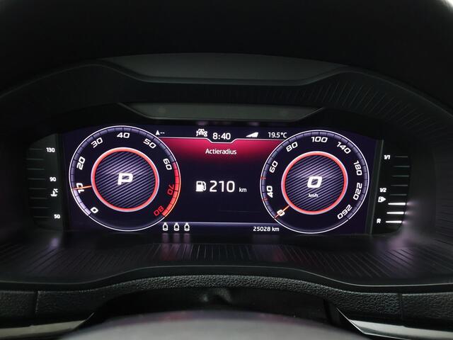 Skoda Karoq 1.5 TSI ACT Sportline Business | 150 PK | Automaat | Navigatiesysteem | Sportstoelen | 18" LM velgen |