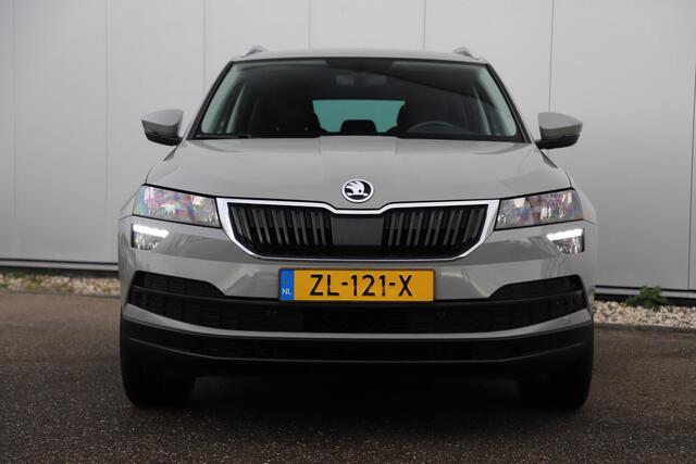 Skoda Karoq 1.0 TSI Ambition Business Navigatie Carplay Android Climate Cruise Control 17 inch LMV Steel Grey!