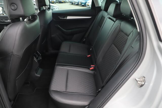 Skoda Karoq 1.0 TSI Ambition Business Navigatie Carplay Android Climate Cruise Control 17 inch LMV Steel Grey!