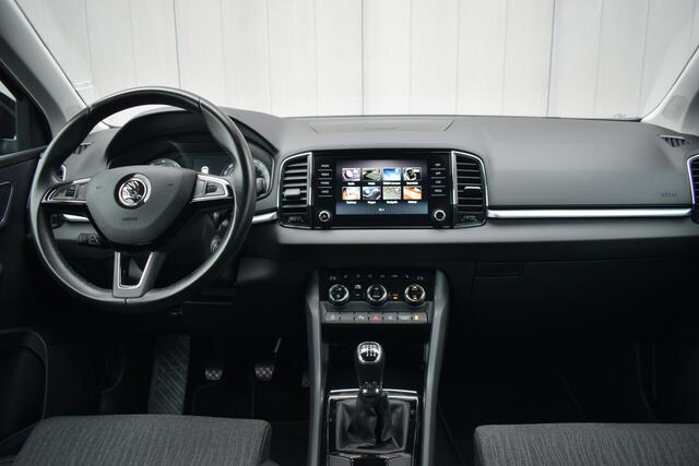 Skoda Karoq 1.5 TSi Business Edition LED | Sportstoelen | Carplay | Keyless | Camera | 17 Inch LMV
