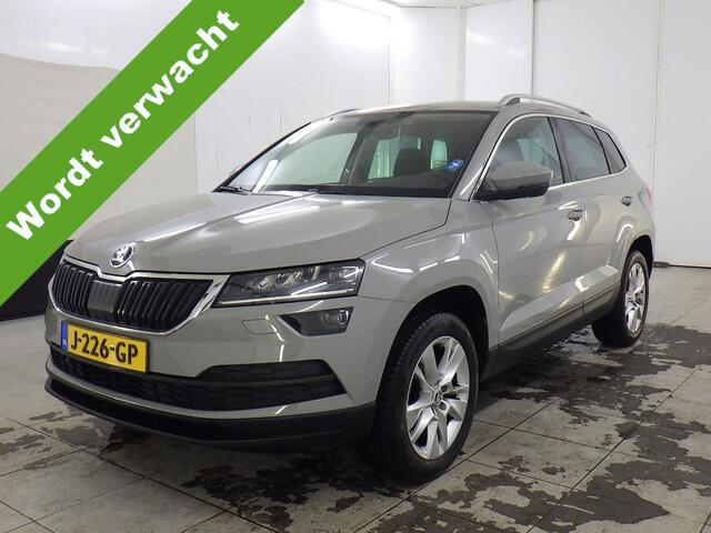 Skoda Karoq 1.0 TSI Business Edition Wegklapbare trekhaak - Stoelverwarming - Achteruitrijcamera - Canton audio - Getinte ruiten - NL auto