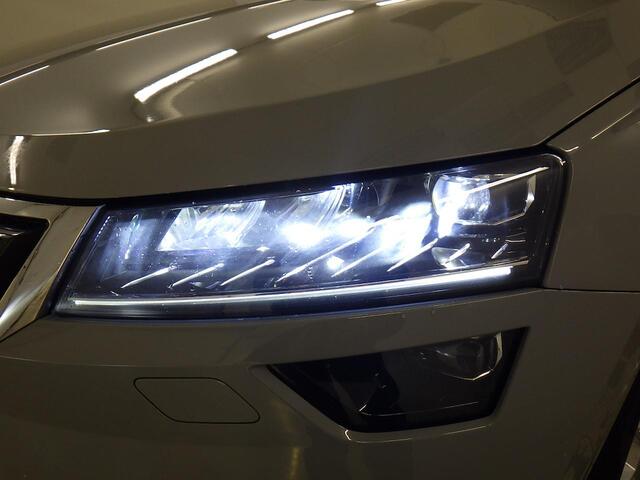 Skoda Karoq 1.0 TSI Business Edition Wegklapbare trekhaak - Stoelverwarming - Achteruitrijcamera - Canton audio - Getinte ruiten - NL auto