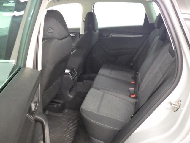 Skoda Karoq 1.0 TSI Business Edition Wegklapbare trekhaak - Stoelverwarming - Achteruitrijcamera - Canton audio - Getinte ruiten - NL auto