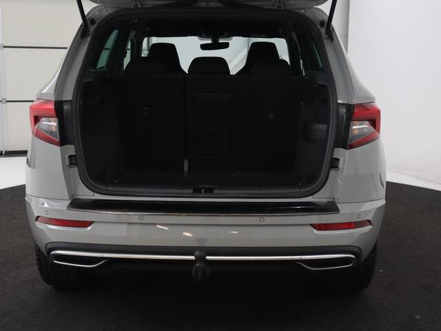 Skoda Karoq 1.5 TSI Sportline | Trekhaak | Stoelverwarming | Camera | Carplay | Virtual Cockpit | Sportstoelen | Navigatie | Full LED | Parkeerhulp | Sfeerverlichting | Climate control | Cruise control
