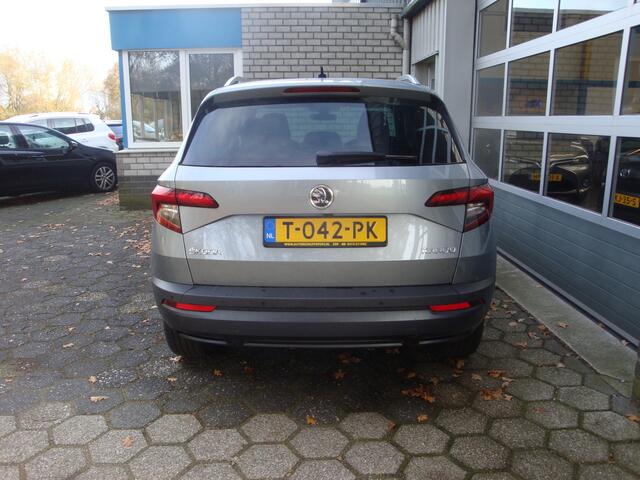 Skoda Karoq 1.5 TSI ACT Sportline Business 150 PK/ CarPlay /stoelverwarming