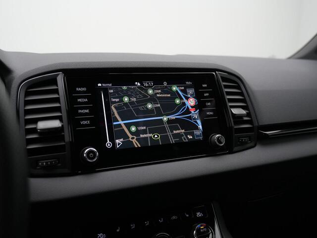 Skoda Karoq 1.5 TSI ACT 150 pk DSG Sportline Business | Canton | Stuur-/stoelverwarming | Achteruitrijcamera | Navigatie | Adaptive Cruise