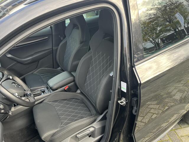 Skoda Karoq 1.5 TSi DSG ACT Sportline Business | TREKHAAK | STOELVERW. | EL. ACHTERKLEP | 19" |