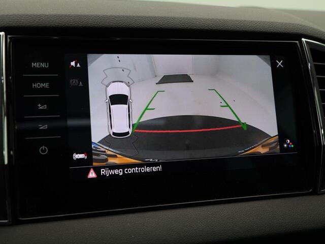 Skoda Karoq 1.5 TSi 150 Pk Style Business | Panoramadak | Canton | Trekhaak | Stoelverwarming | Adaptive Cruise | Navigatie | Carplay | Camera | 18 inch | 108.873 Km!!