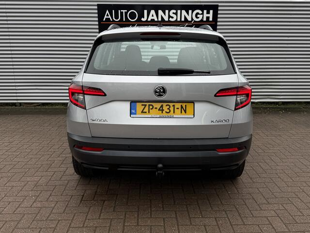 Skoda Karoq 1.0 TSI Ambition | Airco | Cruise control | Navigatie | Trekhaak | LM Velgen | PDC achter | Als Nieuw! | RIJKLAARPRIJS INCL 12 MAANDEN GARANTIE EN BEURT