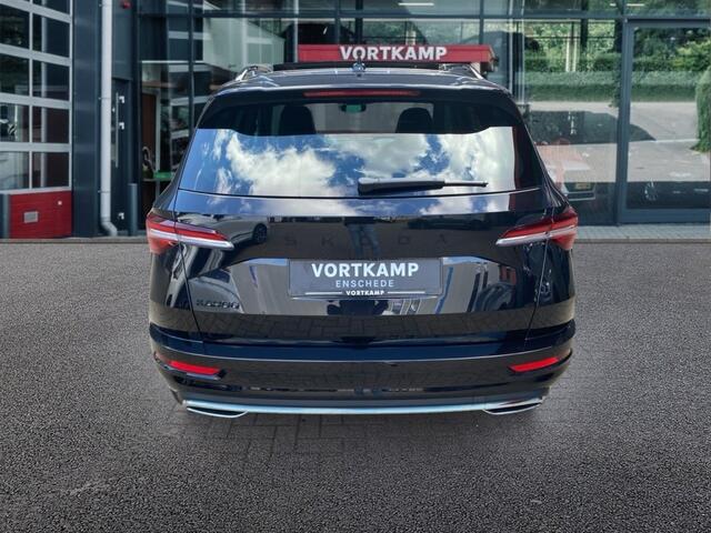 Skoda Karoq 1.5 TSI DSG SPORTLINE PANO-DAK/TREKHAAK/CAMERA/CARPLAY/ACC/STOELVERW