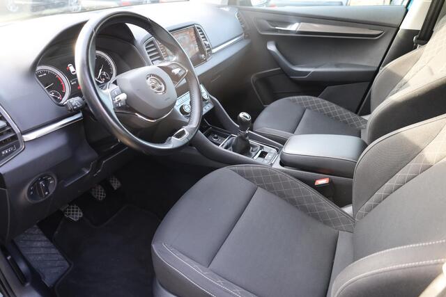 Skoda Karoq 1.0 TSI Business Edition CARPLAY CAMERA SFEERVERL. STOELERW. DAB CRUISE CLIMA NAVI 2XPDC LMV