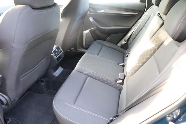 Skoda Karoq 1.0 TSI Business Edition CARPLAY CAMERA SFEERVERL. STOELERW. DAB CRUISE CLIMA NAVI 2XPDC LMV