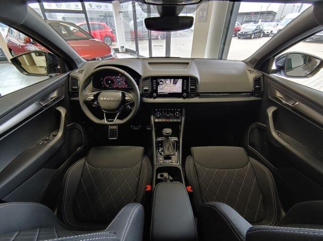 Skoda Karoq 1.5 TSI DSG SPORTLINE TREKHAAK/CAMERA/CARPLAY/ACC/STOELVERW/E-KLEP