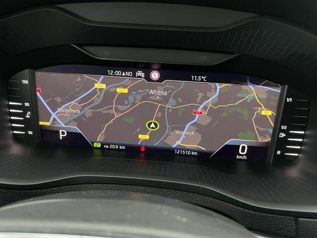 Skoda Karoq 1.5 TSI ACT Style | LED | Elek. Trekhaak | Navi | Carplay | Camera | Virtual Cockpit