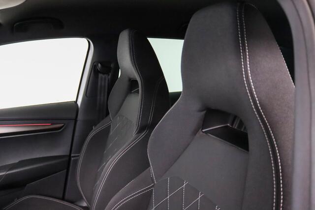 Skoda Karoq 1.5 TSI Sportline Business Trekhaak, Apple Carplay/ Android Auto, Virtual, Cruise Control, DAB