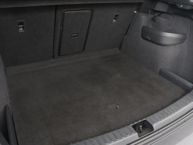 Skoda Karoq 1.0 TSI Business Edition | Panoramadak | Trekhaak | Carplay | Navigatie | Park Assist | Climate control | DAB | Cruise control | Bluetooth