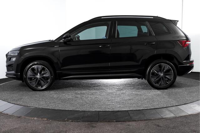 Skoda Karoq 1.5 TSI ACT Sportline Business 150 PK - Automaat | Elek. Trekhaak | Dig. Cockpit | Adapt. Cruise | PDC | Camera | NAV + App. Connect | ECC | DAB | LM 18" | 7979