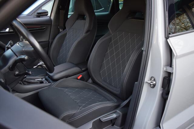 Skoda Karoq 1.5 TSI 150PK ACT Sportline Business DSG Automaat | Org. NL | BOVAG Garantie | Trekhaak | 19'' Velgen | Virtual Cockpit | Achteruitrijcamera | Stoel/Stuur&Voorruitverwarming |