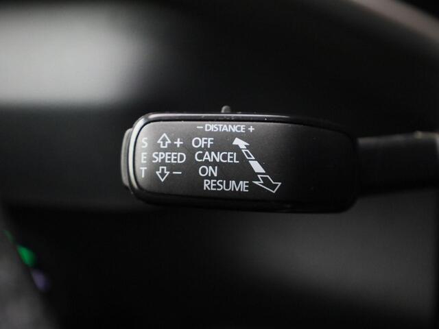 Skoda Karoq 1.5TSI/150PK ACT Sportline DSG · Navigatie · Trekhaak · Apple/Android Car Play · Camera · Einde garantie 11-03-2029 of 60000km.