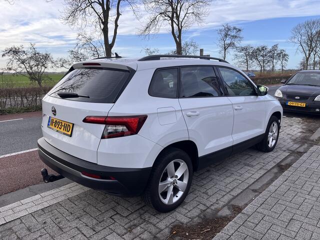 Skoda Karoq 1.0 TSI Style Automaat Navi Stoelverw. Pdc Lmv Trekhaak