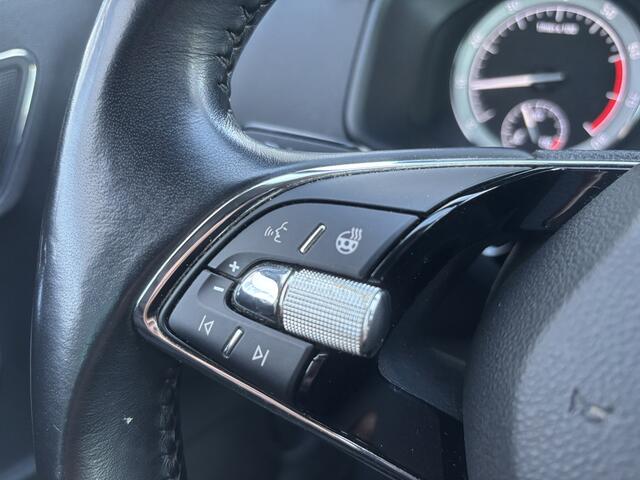 Skoda Karoq 1.5 TSI ACT Business | Stuurverwarming | Apple Carplay | Parkeer Sensoren | Cruise