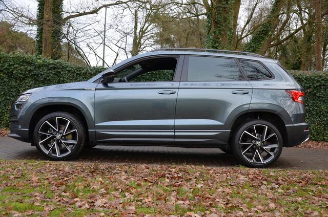 Skoda Karoq 1.5 TSI ACT Sportline Business Automaat/Navi/Led/Pdc/Ecc/Stoel & stuurverwarming/Virtual Cockpit/Achteruitrijcamera/Cr-Control adaptief/Privacy-Glass/wegklapbare Trekhaak