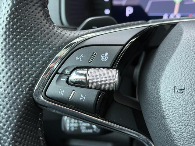 Skoda Karoq 1.5 TSI ACT Sportline Business | 150 PK | Automaat | Trekhaak wegklapbaar | Panoramadak | Navigatiesysteem | Verwarmde voorstoelen |