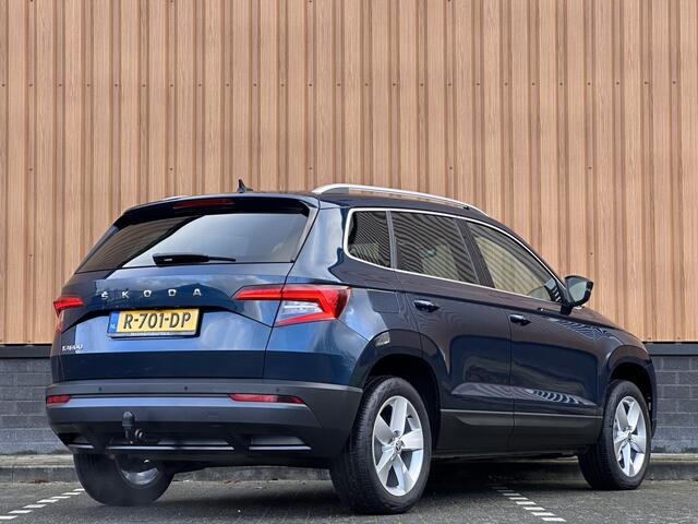 Skoda Karoq 1.5 TSI ACT Style | Stuurwielverwarming | Stoelverwarming | Elektrische Trekhaak | Adaptieve Cruise Control | Achterbank Verwarming | Apple Carplay | Android Auto | Navigatie | DAB |
