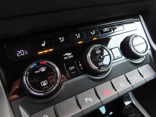 Skoda Karoq 1.5 TSI ACT Sportline Business DSG | all season | verwarmbare achterbank | stuurwiel verwarmbaar | stoelverwarming