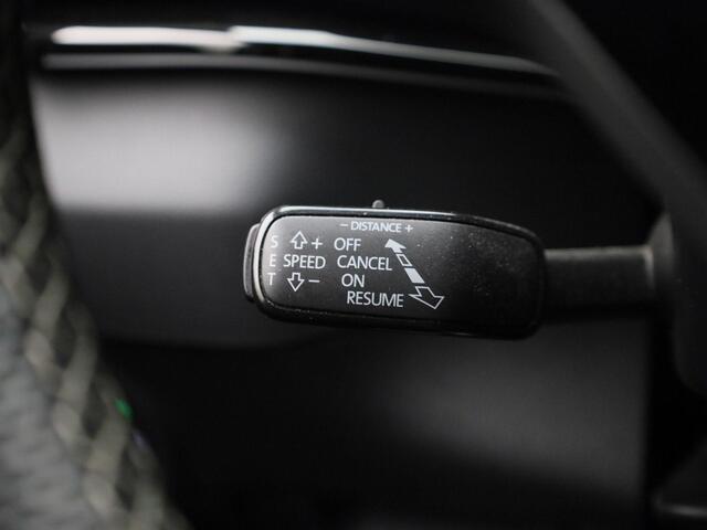 Skoda Karoq 1.5TSI/150PK Sportline Business DSG · Panoramadak · Camera · Trekhaak · Apple/Android