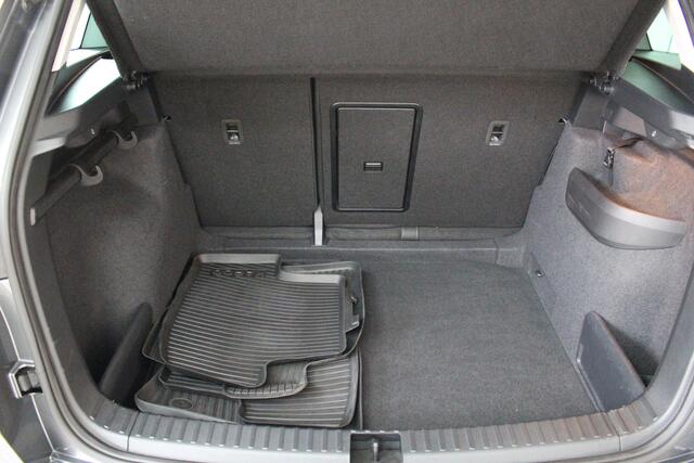 Skoda Karoq 1.5 TSI ACT Business Edition Apple Carplay | Android Auto | Stoelverwarming | 18" Velgen |