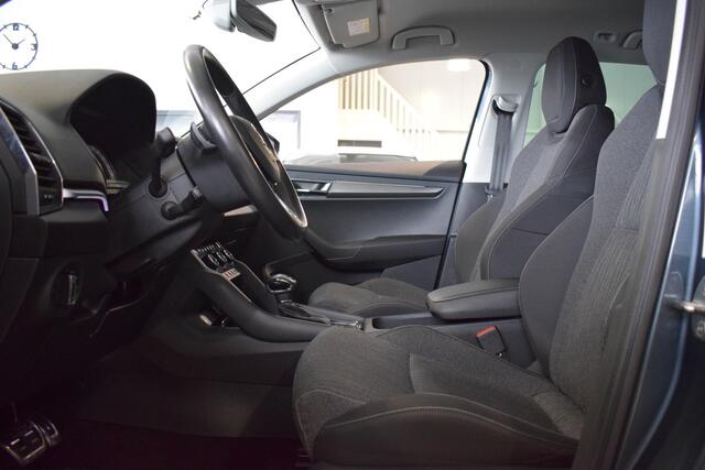 Skoda Karoq 1.5 TSi Automaat Style Business LED | Carplay | Keyless | Full Map Navi | Trekhaak | 18 Inch LMV