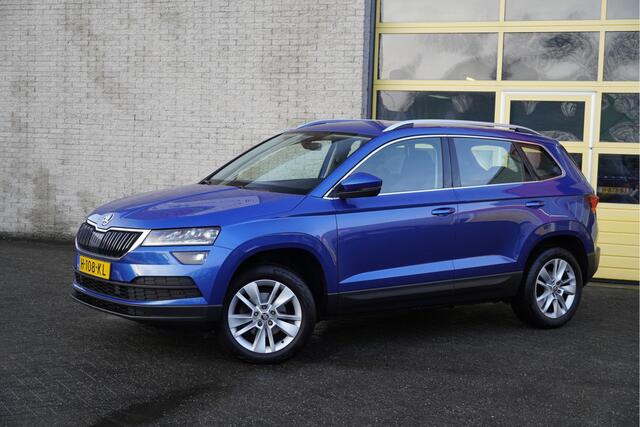 Skoda Karoq 1.5 TSI ACT 150PK! Automaat Business Edition BJ2020 Lmv 17" | Led | Pdc | Navi | Keyless entry | Achteruitrijcamera | App-Connect | Dashboard verlichting | Climate control | Cruise control | Getint glas