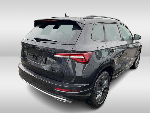 Skoda Karoq 1.5 TSI ACT 150pk Sportline DSG Automaat Panoramadak / Lederen interieur / Navigatie / Elektrisch verstelbare voorstoelen met geheugen / Camera