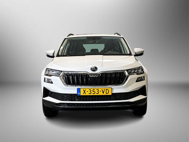 Skoda Karoq 1.5 150pk TSI ACT Business Edition Panoramadak | Parkeer Pakket | Navigatie Amundsen met 8" touchscreen