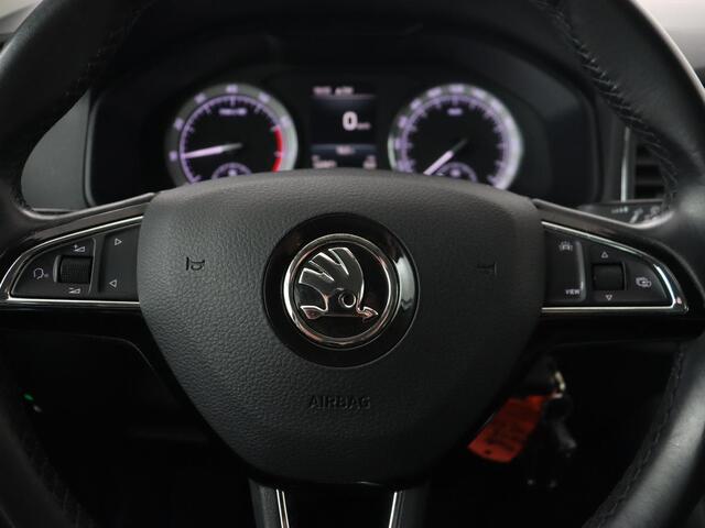 Skoda Karoq 1.0 TSI Style | Camera | Carplay | Navigatie | Full LED | Climate control | Parkeerhulp | Cruise control | Bluetooth