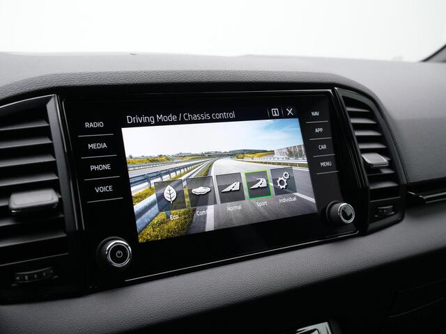 Skoda Karoq 1.5 TSI ACT 150 pk DSG Sportline | Adaptief onderstel | Stuur-/achterbankverwarming | Matrix LED | Keyless