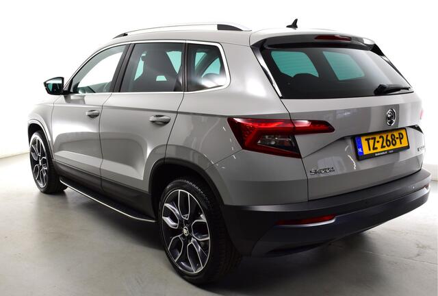 Skoda Karoq 116 pk DSG- Sportline- 19" -Privacyglas-ACC-Zeer nette auto! distributie vervangen, Carplay, Stoelverw,
