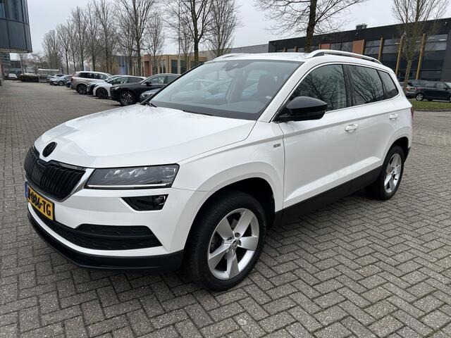 Skoda Karoq 1.0 TSI Style Bus. NAV CAMERA CARPLAY LED.