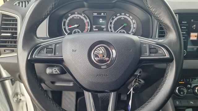 Skoda Karoq 1.5 TSI ACT Ambition Business, Metallic, Pano, Stoelverwarming