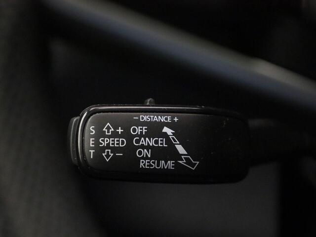 Skoda Karoq 1.0TSI/115PK Selection · Navigatie · Apple/Android Car Play · Camera + Parkeersensoren · Garantie t/m 27-03-2027