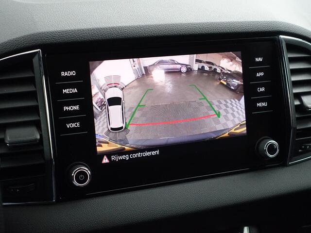 Skoda Karoq 1.5 TSI ACT Sportline Business- RS Interieur, Sfeerverlichting, Carbon, Carplay, Android Auto, Virtual Cockpit