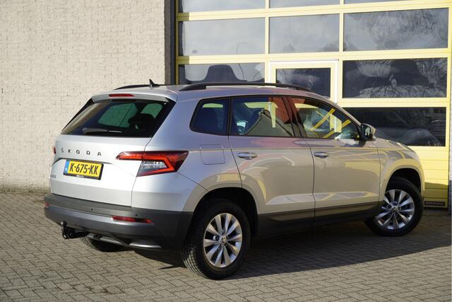 Skoda Karoq 1.0 TSI Business Edition BJ2020 Lmv 16" | Led V+A | Pdc | Navi | App-Connect | Virtual cockpit | Climate control | Cruise control | Verwarmde voorstoelen | Extra getint glas