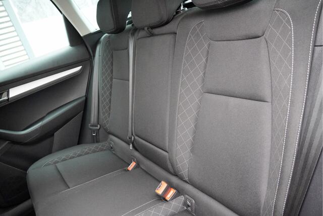 Skoda Karoq 1.0 TSI Business Edition BJ2020 Lmv 16" | Led V+A | Pdc | Navi | App-Connect | Virtual cockpit | Climate control | Cruise control | Verwarmde voorstoelen | Extra getint glas