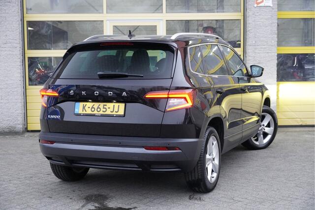 Skoda Karoq 1.5 TSI ACT 150PK! Automaat Business Edition Plus BJ2021 Lmv 17" | Led V+A | Pdc | Navi | Keyless entry | Panoramadak | Verwarmde voorruit | Elek. achterklep | Achteruitrijcamera | App-Connect | Virtual cockpit | Canton Audio | Verwarmde voorstoelen/stuur