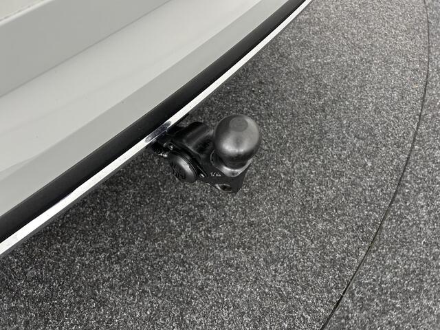 Skoda Karoq 1.5 TSI 150pk DSG ACT Sportline Business Trekhaak Camera Canton Keyless Virtual Cockpit Stoelverwarming Navigatie