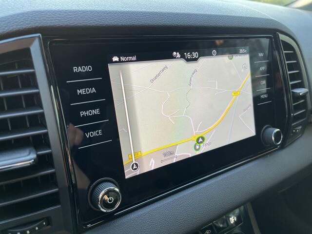 Skoda Karoq 1.5 TSI ACT Sportline Business | AUTOMAAT | CAMERA | CARPLAY | NAVI | PDC V&A | STUUR/STOELVERW. | TREKHAAK AFN.